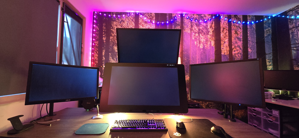 Black Screen in action on multiple monitors